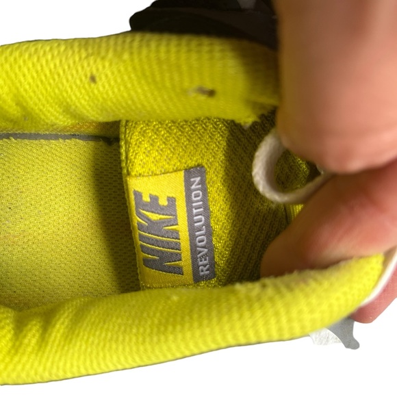Nike Revolution Grey/Yellow Running Shoes. Size 8 (EU 41) - Picture 5 of 12